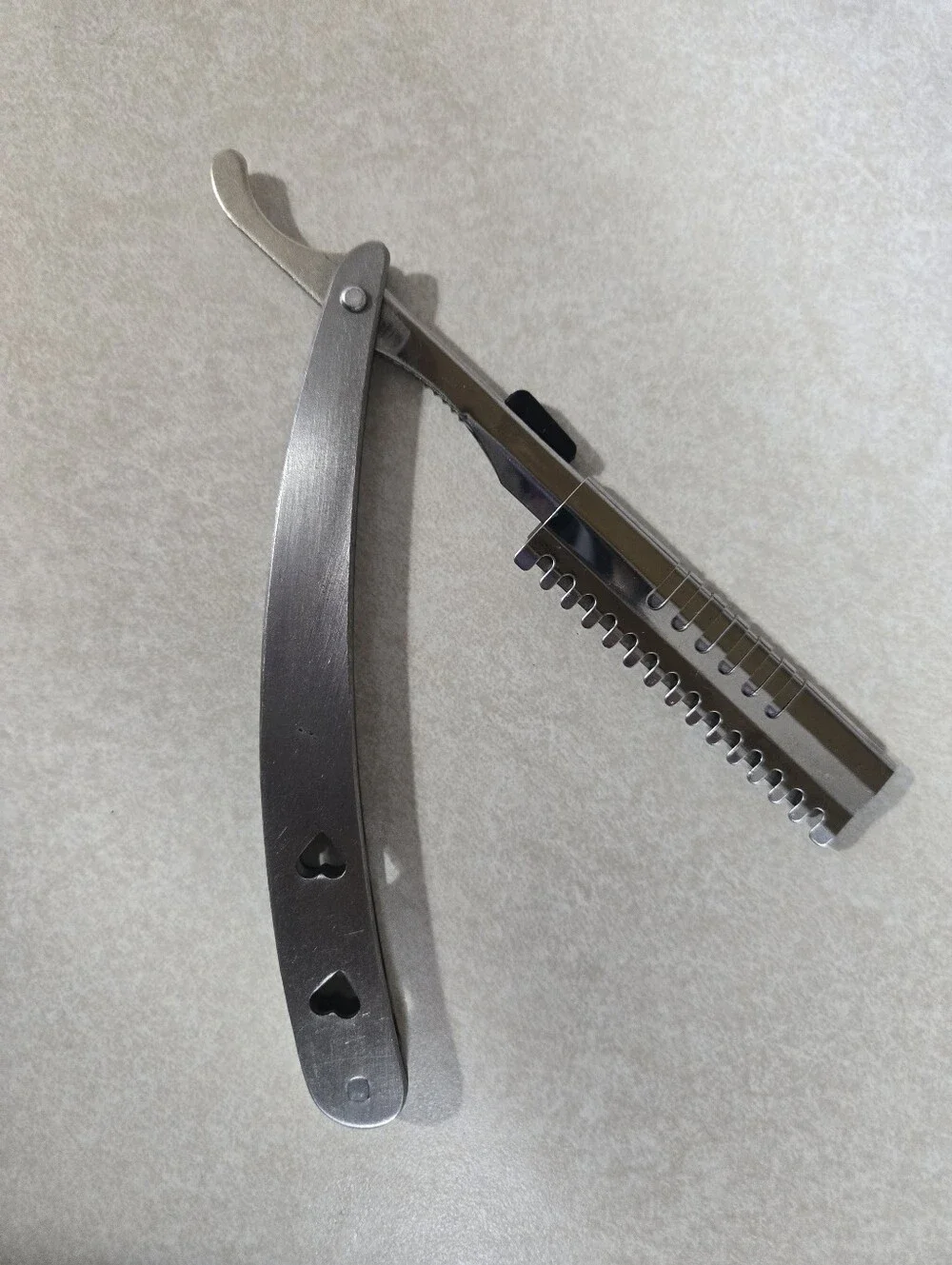 Shark Fin Straight Edge Razor